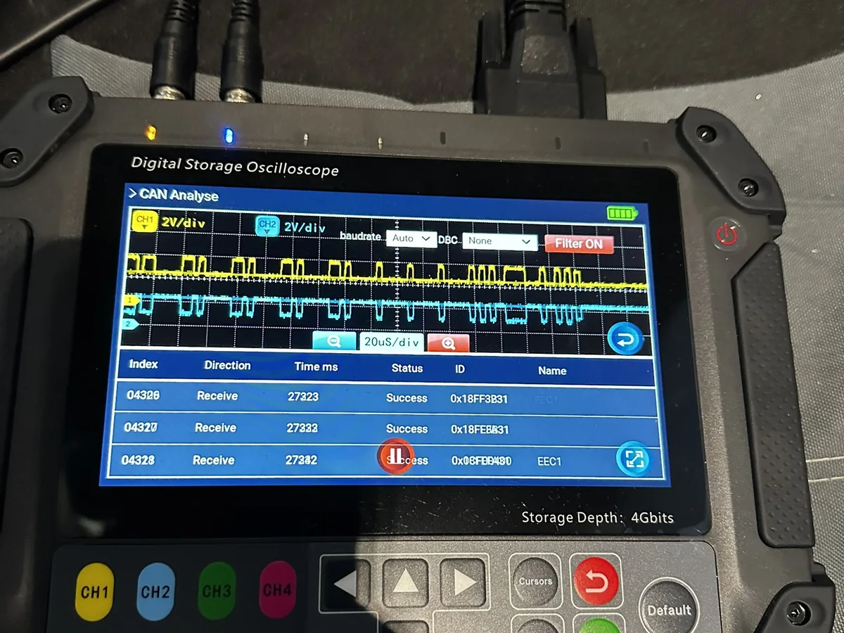 CAN bus signals displayed on a diagnostic oscilloscope